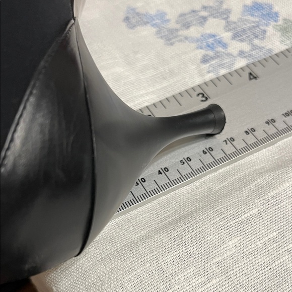 Donald J. Pliner Black Pointed Heels - Picture 5 of 6